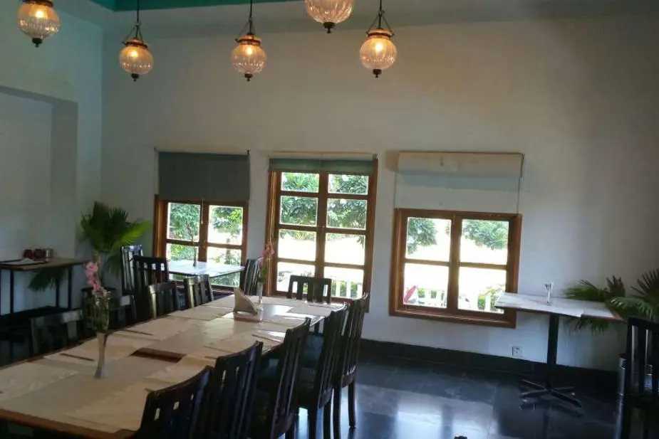 Hotel Paras Mahal